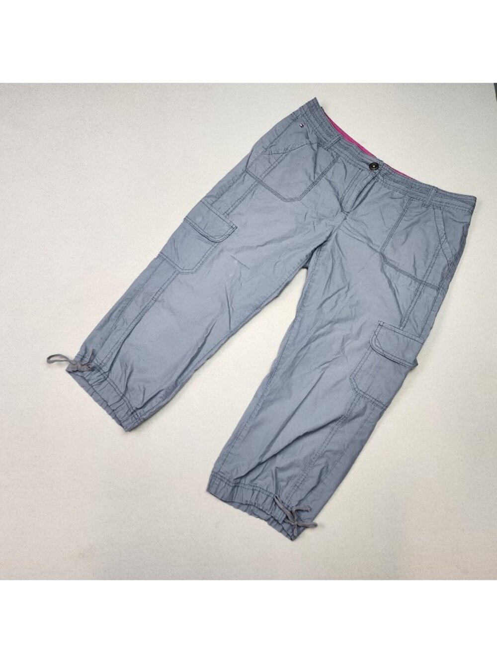 Tommy Hilfiger Women's Adjustable Cuff Utility Cargo Capri Gray Shorts Sz 34/22